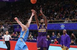 猛龙与勇士再度对决NBA总决赛